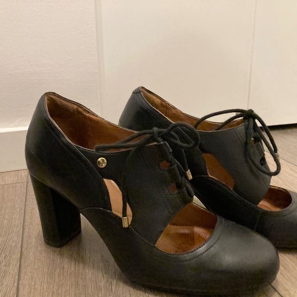 Clarks Mary Janes - Picture 2 of 7